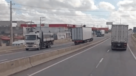 PRF prende motorista que trafegava na contramão na BR 116, em Feira de Santana (BA)