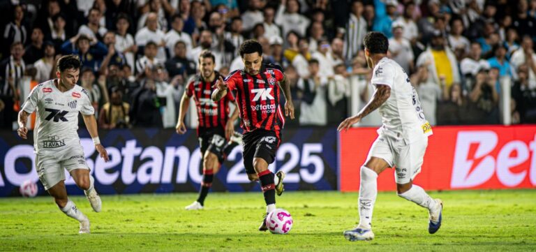 Vitória vence o Santos na Vila Belmiro 1 a 0