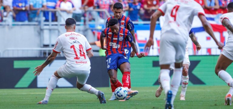 Bahia vence o Bragantino de virada na Fonte Nova