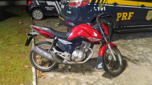 Em Alagoinhas, homem que conduzia motocicleta adulterada é detido pela PRF por receptação e uso de documento falso