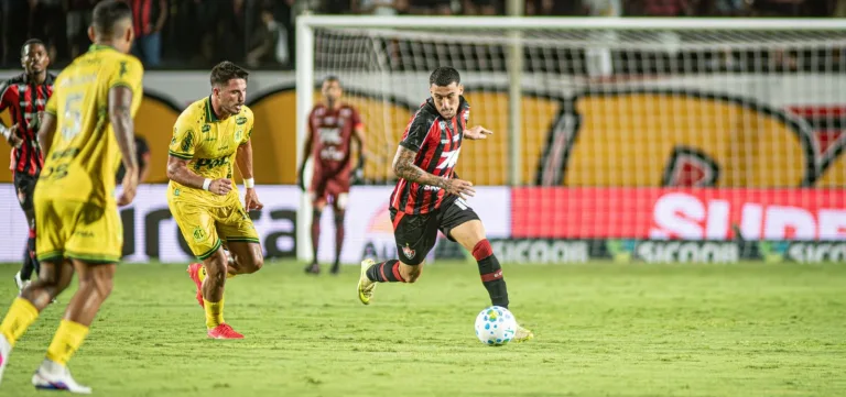 Vitória vence o Mirassol no Barradão pelo Brasileiro