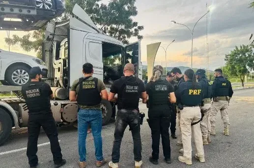 Ação integrada da PRF, PF e PC prende foragido por homicídio na BR-116