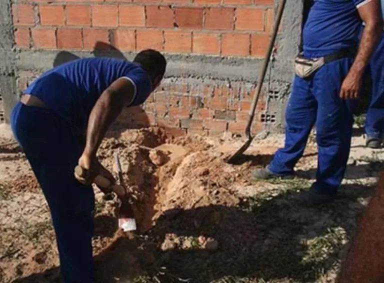 Corte de água termina em confusão e ameaça a servidores em bairro de Alagoinhas