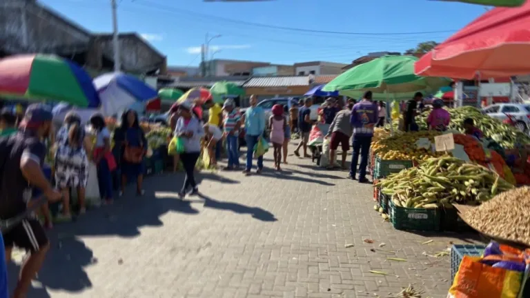 Feirantes de Alagoinhas celebram alta nas vendas de produtos típicos do São João