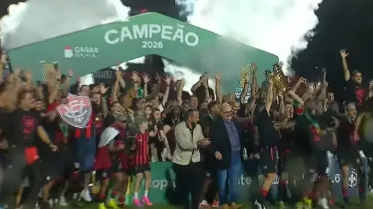 É CAMPEÃO! Vitória vira novamente e conquista título do Nordestão