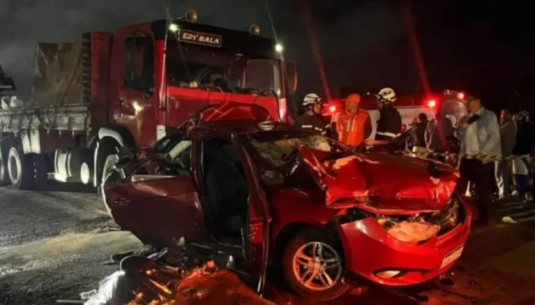 Engavetamento com cinco veículos deixa um morto e feridos na BR-116 na Bahia