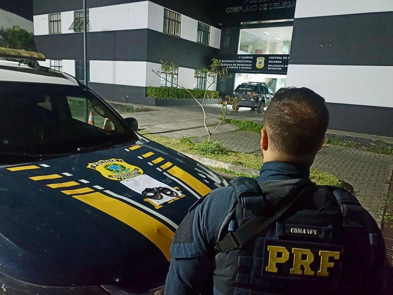 PRF cumpre cinco mandados de prisão na Bahia durante a Operação Alerta Lilás