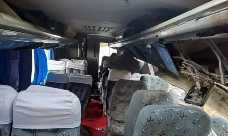 Sobe para 17 número de mortos por acidente com ônibus de turismo em Pernambuco