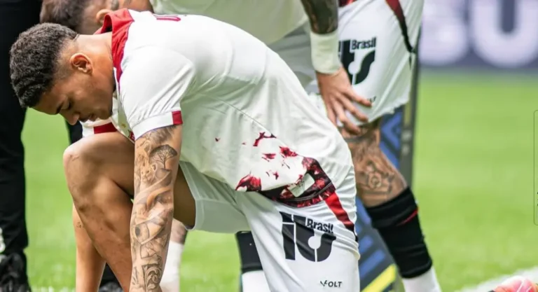 Vitória perde para o Grêmio e se complica no Z-4