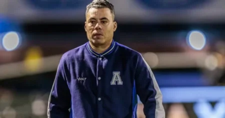 Vitória anuncia contratação do técnico Jair Ventura até o final de 2025