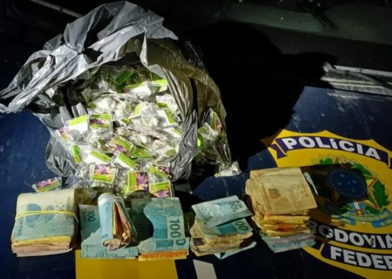 Homem perde controle do carro ao tentar se livrar de droga avaliada em R$ 80 mil e acaba preso na Bahia