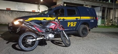 PRF identifica motocicleta clonada após pedido de ajuda de motorista na Bahia